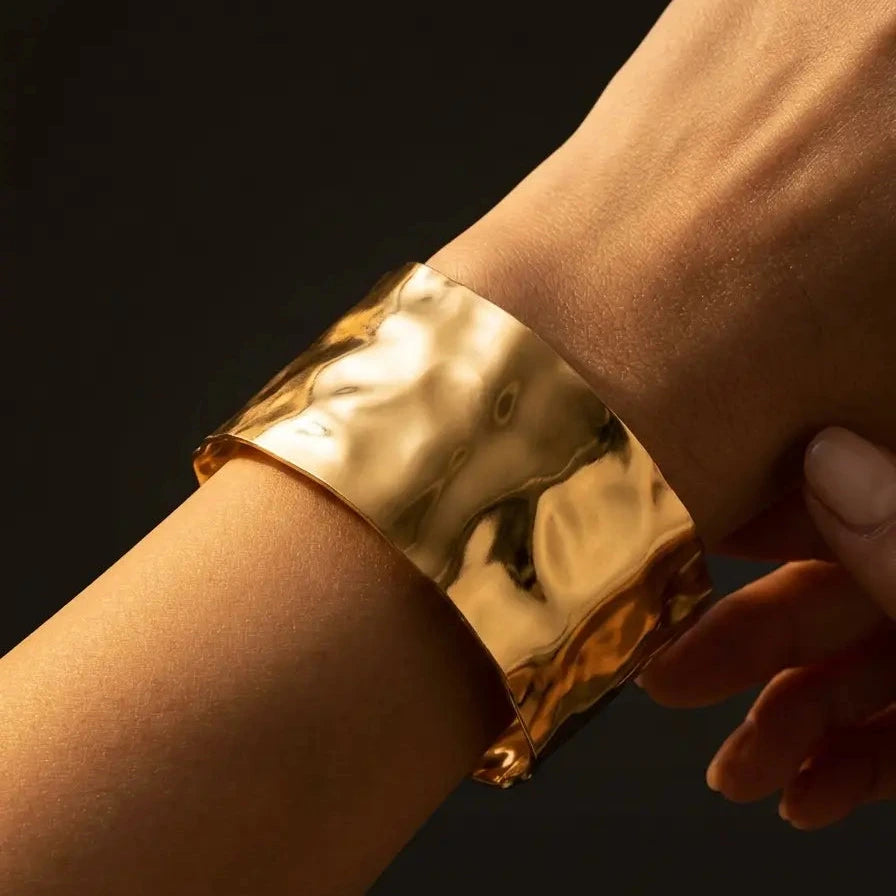 Arc Bangle · 18K Gold Finish