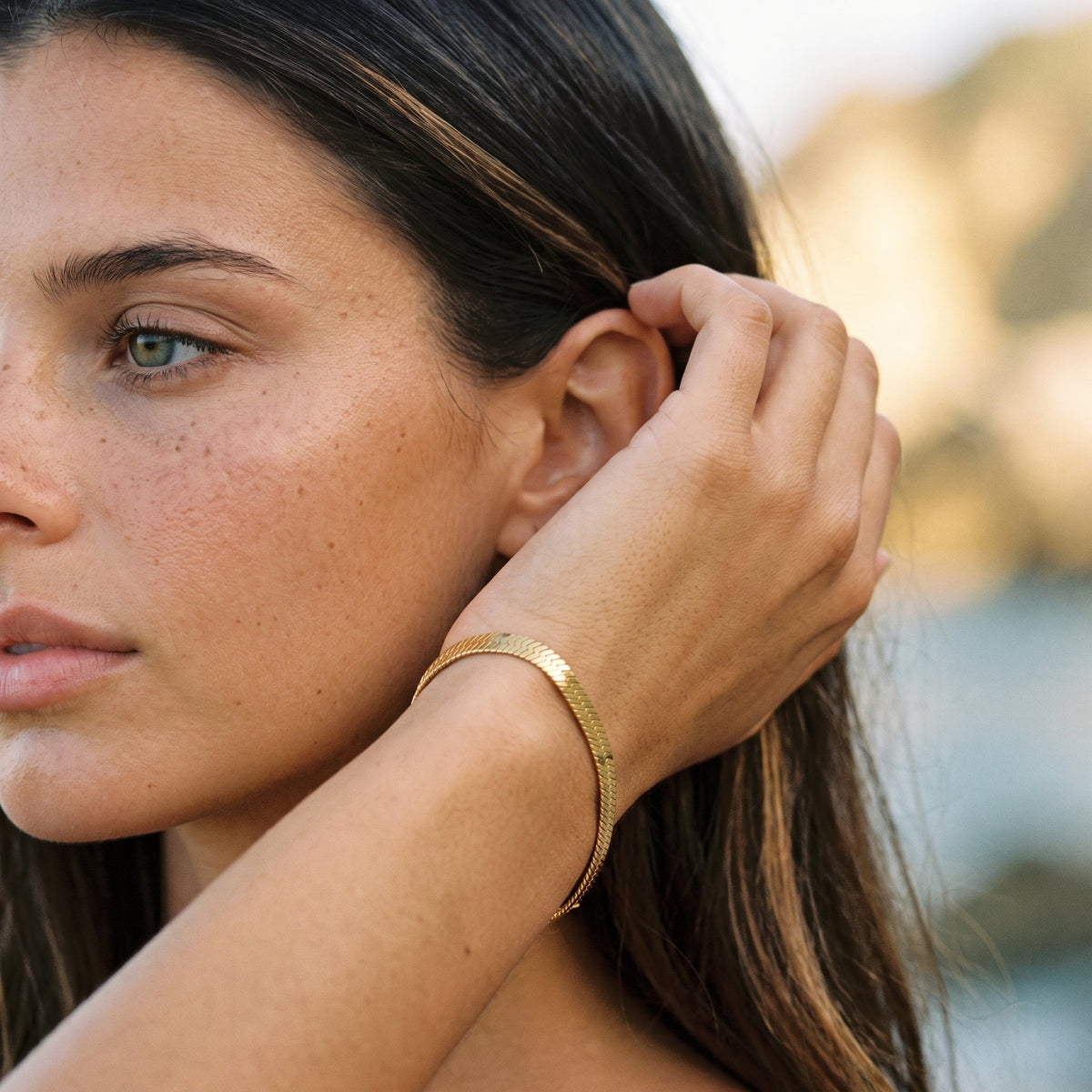 Vida Gold Herringbone Bracelet