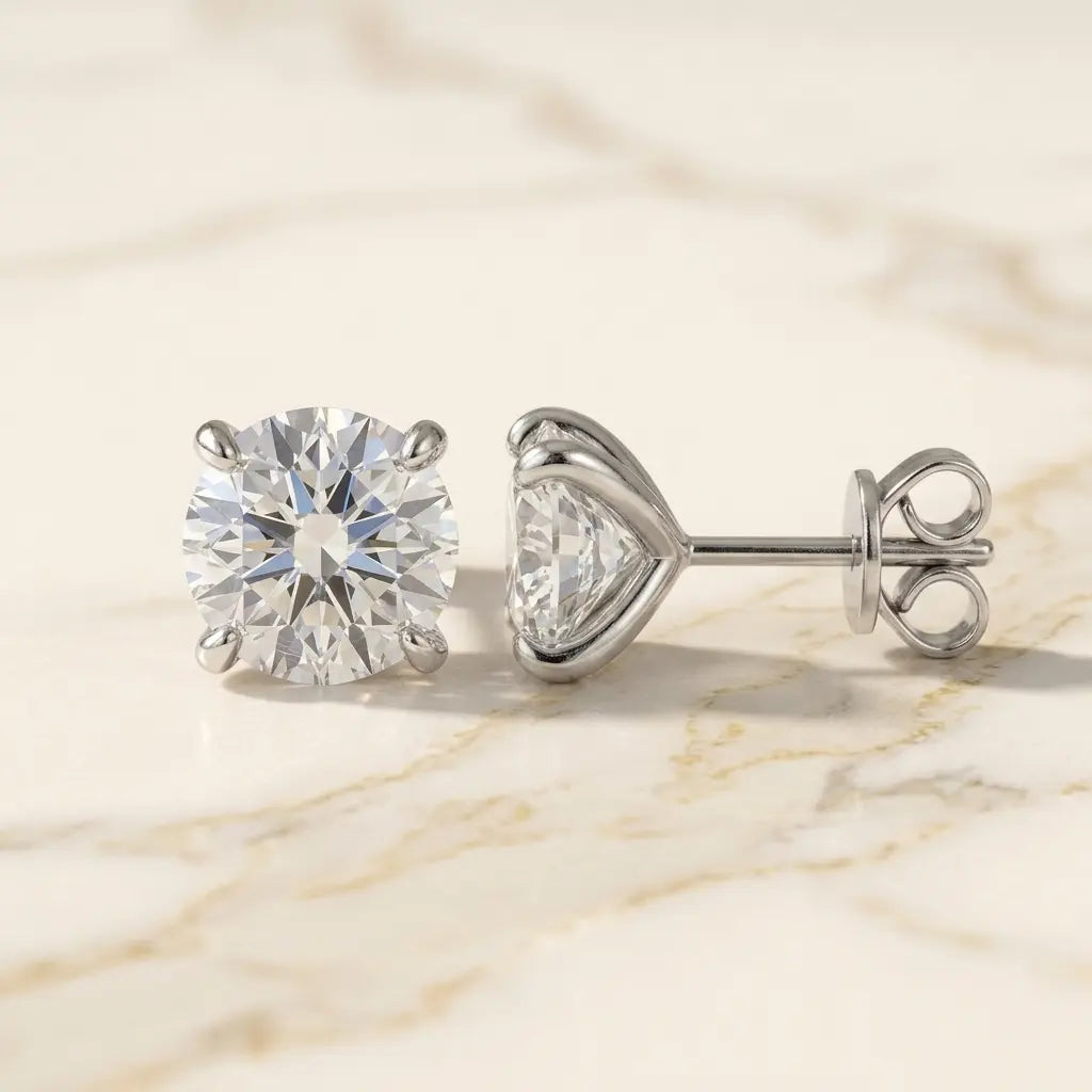 Lumière Studs · Moissanite