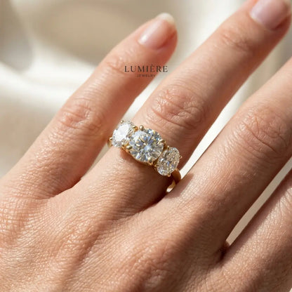 Trine Ring · Moissanite