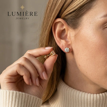 Éclat Studs · Moissanite