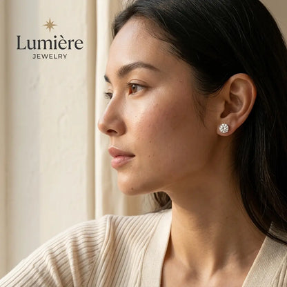 Lumière Studs · Moissanite