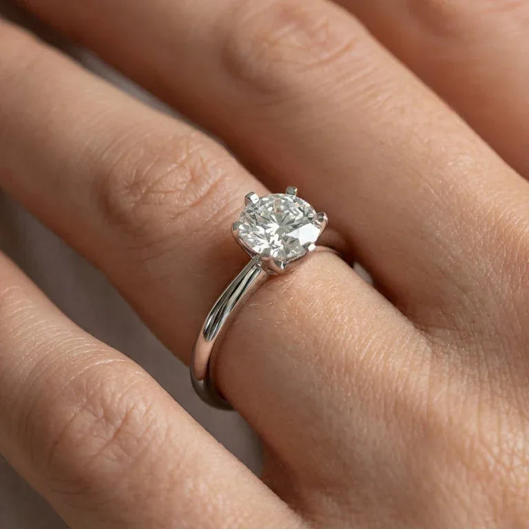 Lumière Solitaire Ring · S925 Silver & Moissanite