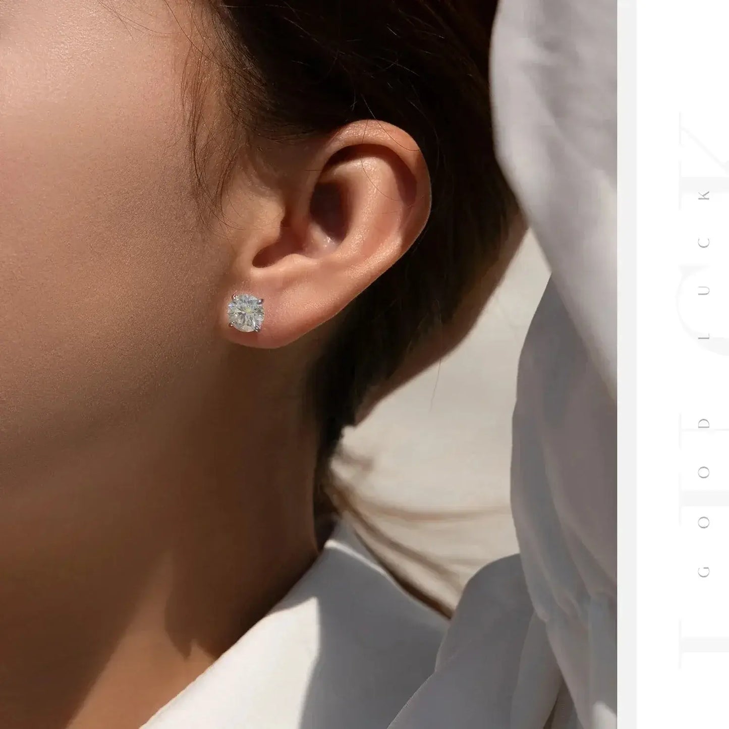 Lumière Studs · S925 Silver & Moissanite