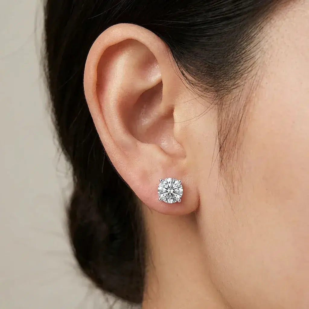 Éclat Studs · S925 Silver & Moissanite