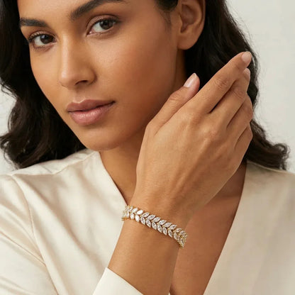 Laurel Bracelet · Silver e Laurel Bracelet · Gold Tone