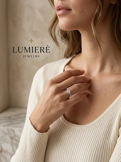 Céleste Solitaire Ring · Brilliant-Cut Stone